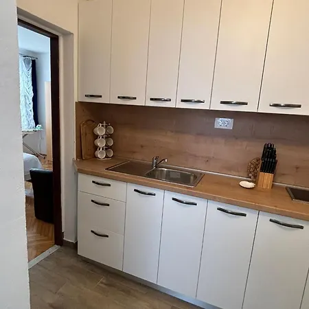 Apartment Dalmacija *