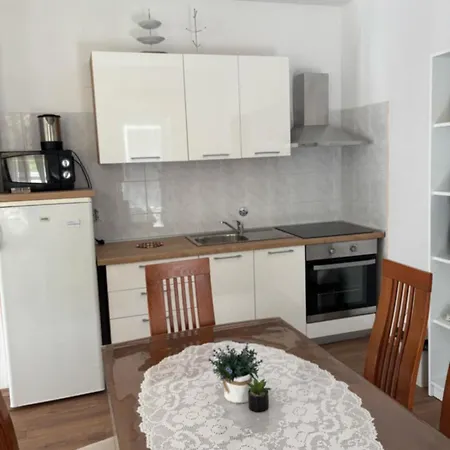 Apartment Dalmacija *