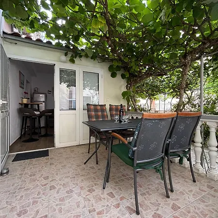 Dalmacija Apartment *